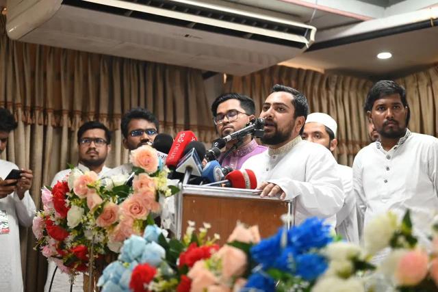 ক্যাম্পাসে নিয়ন্ত্রণের লড়াই বাড়ছে: নাহিদ ইসলাম