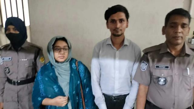 মোহাম্মদপুরে মা–মেয়ের প্রতারণা, নতুন স্বামীসহ গ্রেপ্তার ২