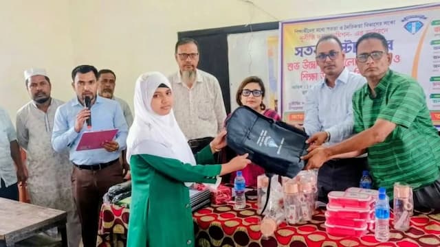 তাড়াইলে ‘সততা স্টোর উদ্বোধন’, শিক্ষার্থীদের মাঝে দুর্নীতিবিরোধী বার্তা