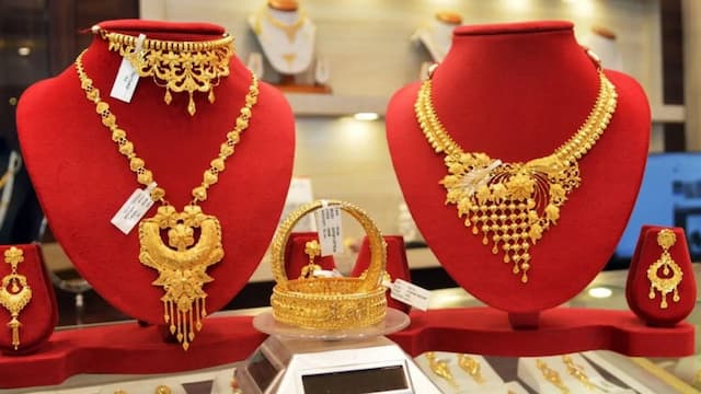 বিশ্ববাজারে স্বর্ণের দামে বড় পতন, আরও কমার শঙ্কা