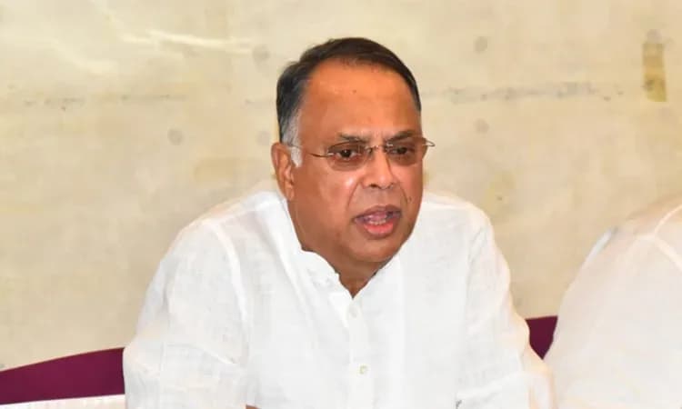বিদ্যুতের পুঞ্জীভূত সংকটে শুধু মন্ত্রীকে দোষারোপ কতটা যৌক্তিক?