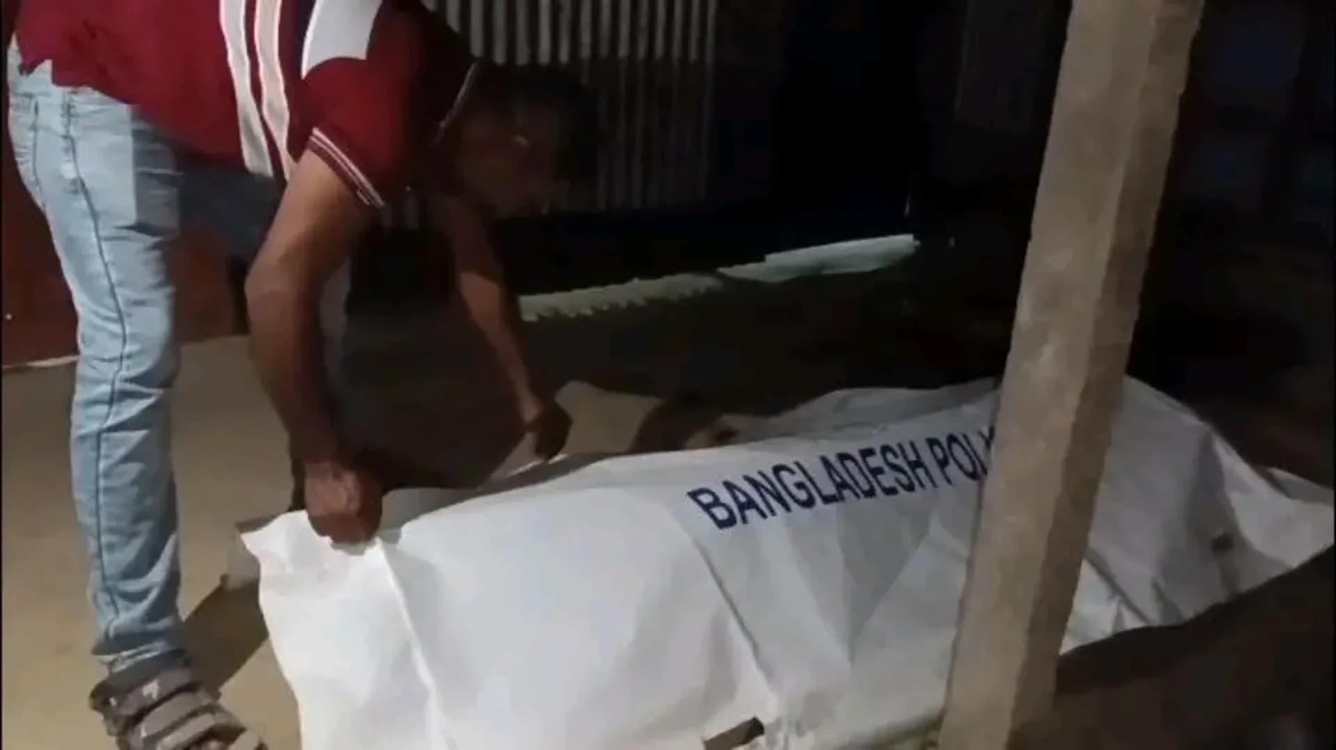 টাঙ্গাইলে তালাকের জেরে স্ত্রীকে কুপিয়ে হত্যার পর স্বামীর ‘আত্মহত্যার চেষ্টা