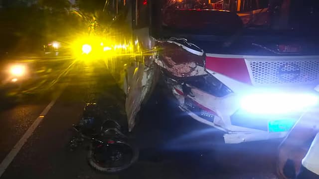 বরিশালে বাসচাপায় মোটরসাইকেল আরোহী ৩ বন্ধু নিহত