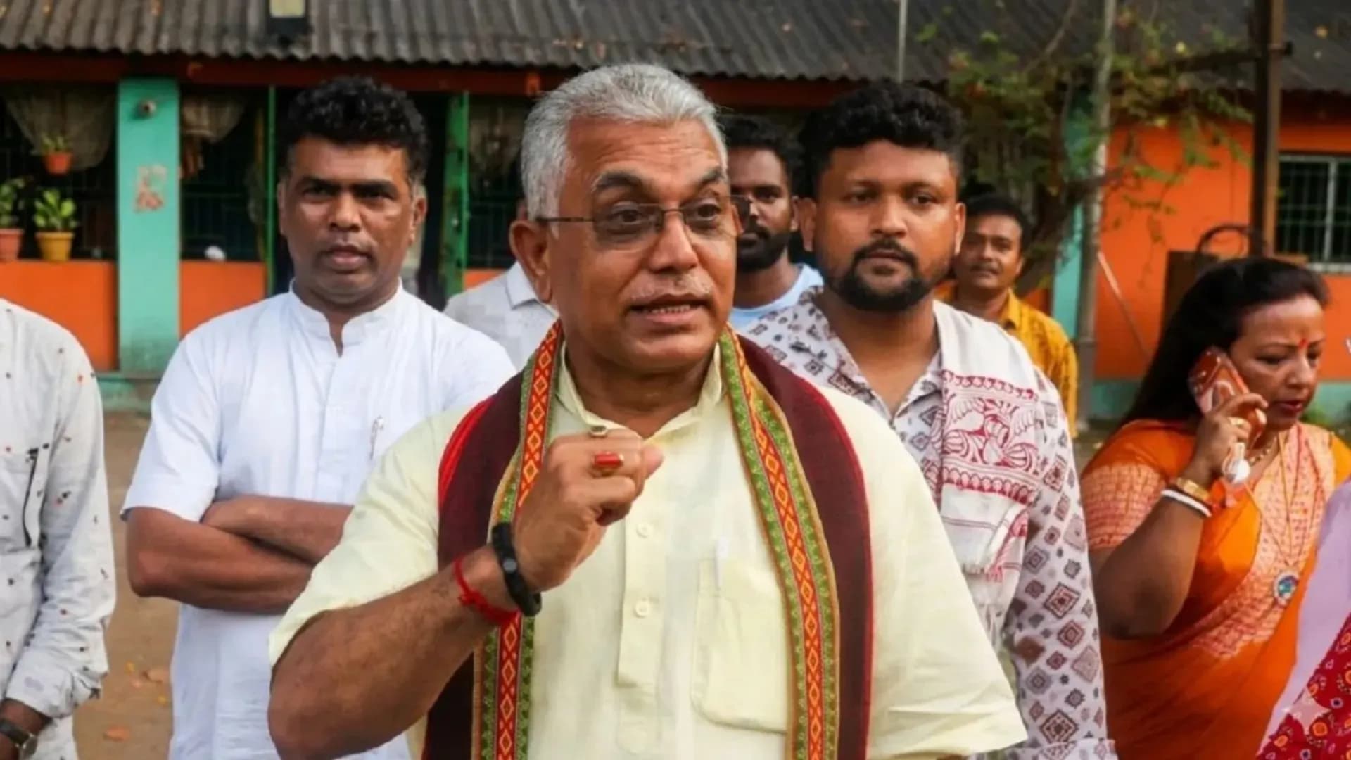 দিল্লির আন্দোলনের পেছনে বাংলাদেশের ইন্ধন রয়েছে: দিলীপ ঘোষ