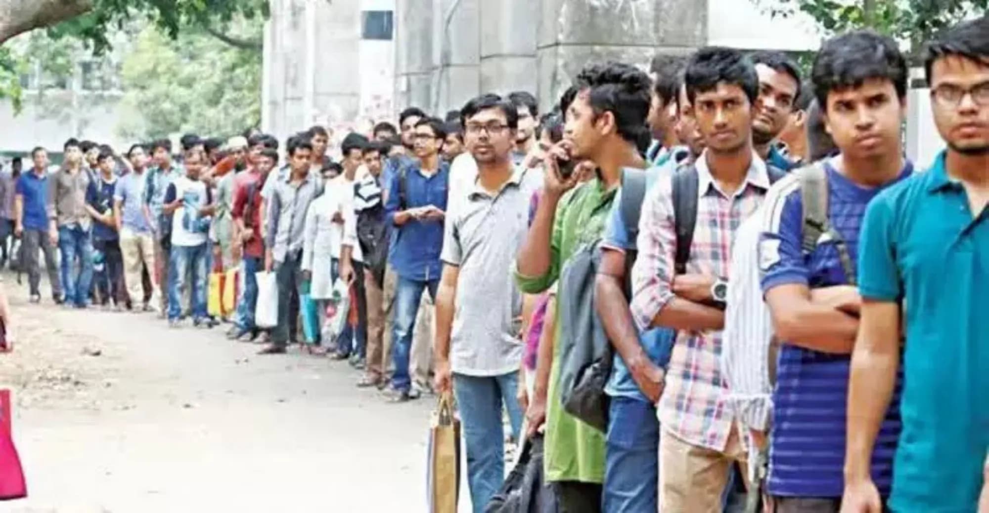 দেশে উচ্চশিক্ষিতদের ২৯ শতাংশ বেকার, চাকরিতে যোগ্যতার মূল্যায়ন নেই