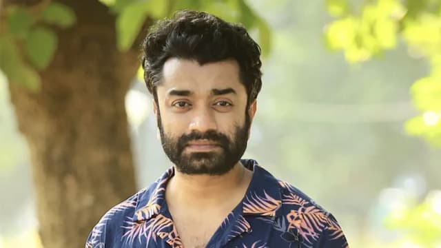 ভাইরাল ভিডিওকাণ্ডের এক মাস পর জাকিরের প্রত্যাবর্তন সোশ্যাল মিডিয়ায়