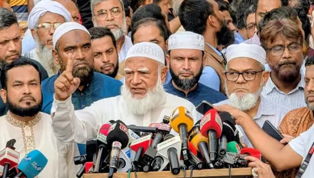 রাড্ডায় স্বাস্থ্যকেন্দ্র পুনঃপ্রতিষ্ঠায় জামায়াতের ৫০ লাখ টাকা অনুদান