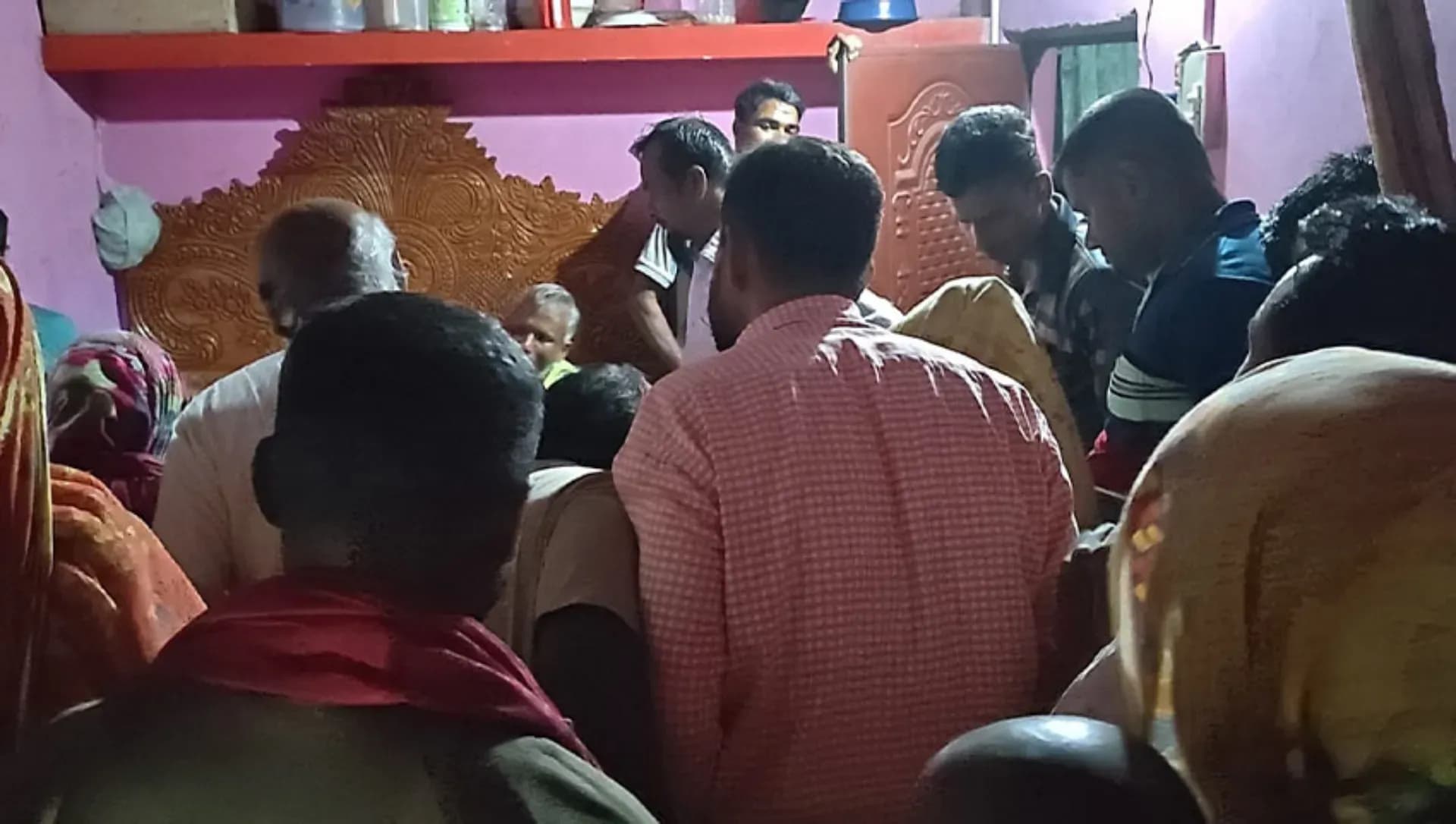 দিনাজপুরে দুই সন্তানকে হত্যার পর মায়ের আত্মহত্যা