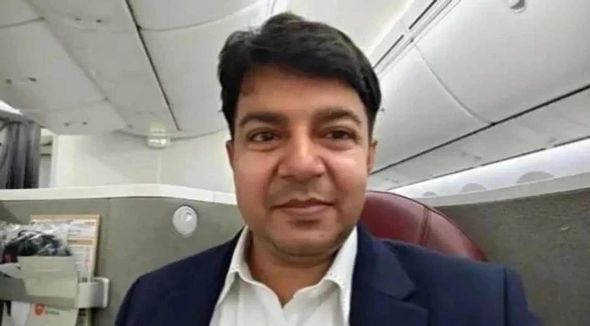 ‘আলহামদুলিল্লাহ, জীবনের প্রথম দেশের বাইরে যাচ্ছি, মাননীয় প্রধানমন্ত্রীর সঙ্গে’-আমজনতা দলের তারেক