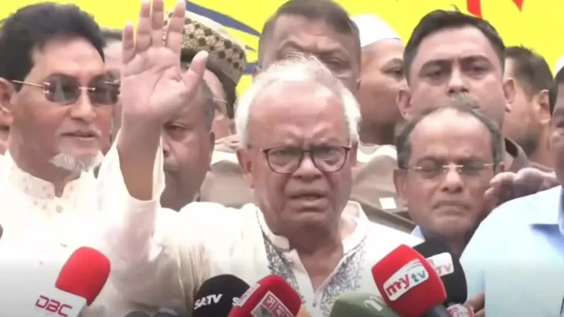 সরকার জনকল্যাণের পথ থেকে বিচ্যুত হবে না: রিজভী