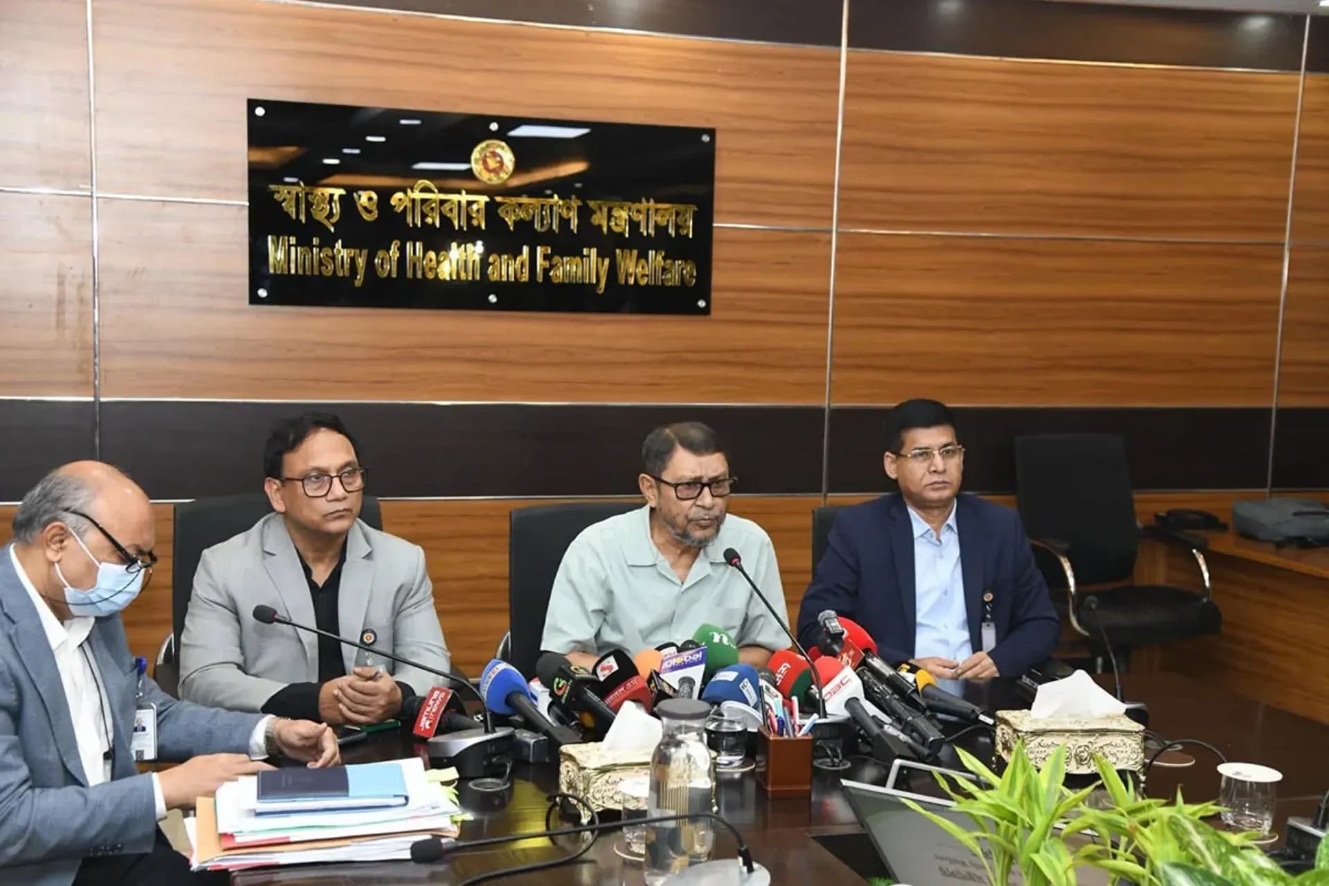 ক্যান্সার চিকিৎসাসেবায় দেশে আসছে ১৭ রেডিওথেরাপি মেশিন: স্বাস্থ্যমন্ত্রী