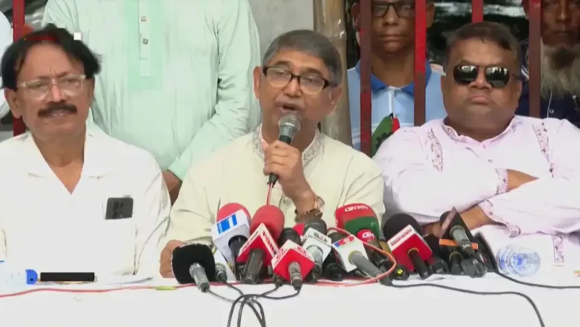 বিরোধী দল দেশকে অস্থিতিশীল করার চেষ্টা করছে: মুক্তিযুদ্ধবিষয়ক মন্ত্রী আহমেদ আজম খান