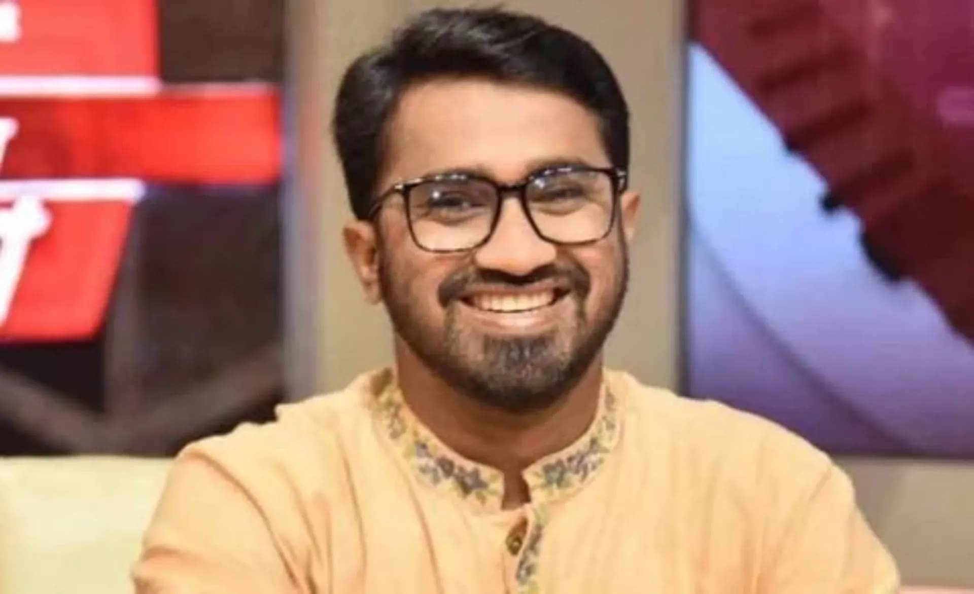 প্রকাশ্যে চুমু দেওয়ার সংস্কৃতি চালু করেছেন একটি দলের প্রধান নেতা: রাশেদ খাঁন